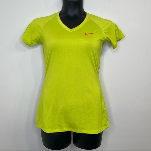 Nike Women’s Dri-FIT Neon Active Top in size M - Picture 1 of 7